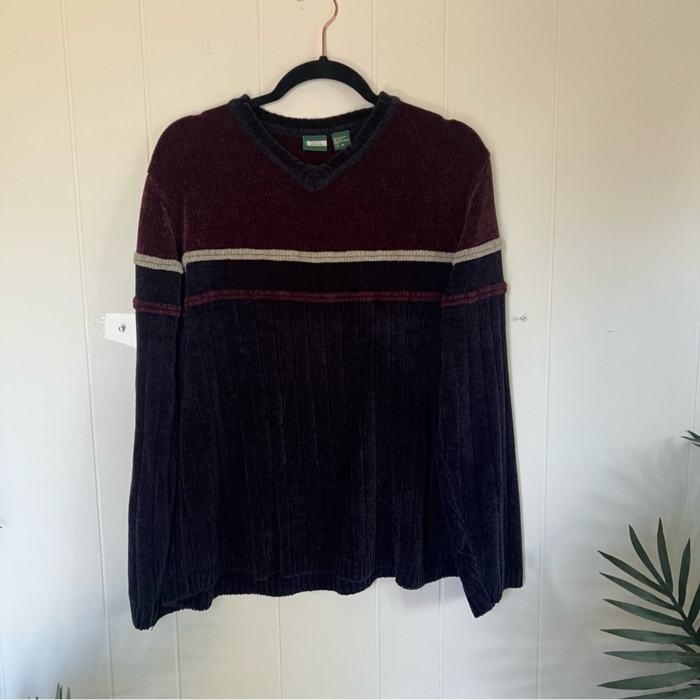 Falls Creek Men's Maroon and Dark Charcoal V-Neck Sweater